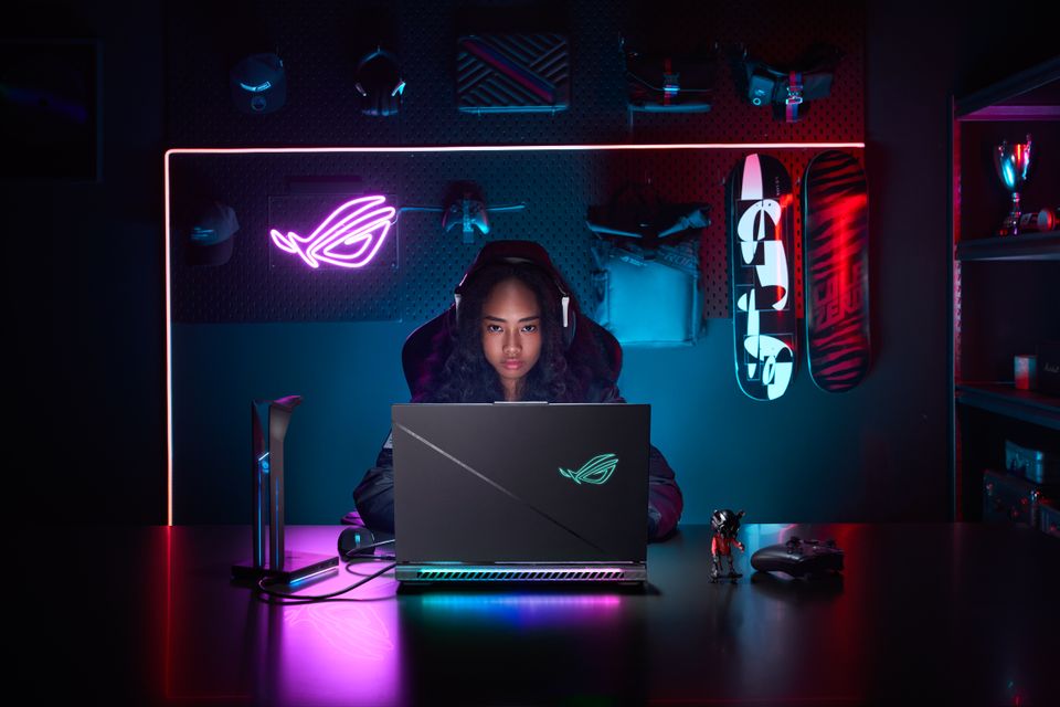 A Gamer Focuses on Her Game With Powerful Strix Scar 18 Laptop